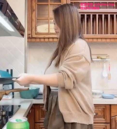 丰乳肥臀的姐姐 合集下载-[28V-6.87GB]